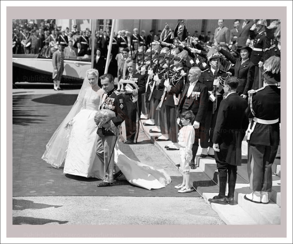 Monaco Wedding Actrice Grace Kelly and Prince Rainier, photographic print - Vintage Art, canvas prints