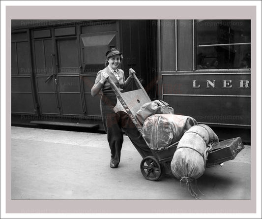 Women at War - Transport 6, vintage art photo print reproduction, WWII - Vintage Art, canvas prints