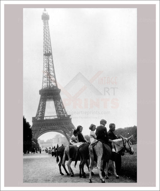 The Eiffel Tower 1960's - Vintage Art, canvas prints